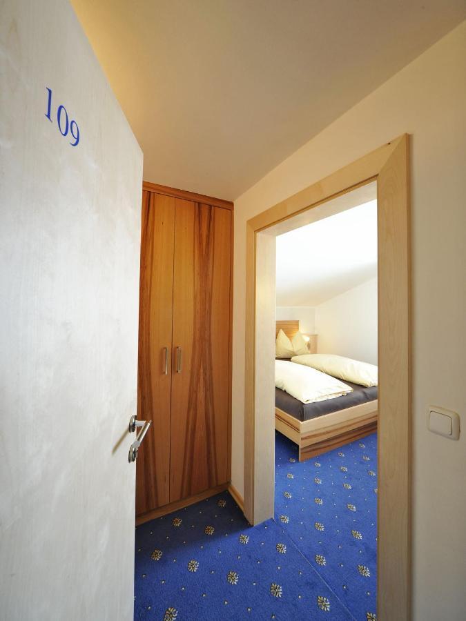 Pension Bergkristall Heiligenblut Exterior photo